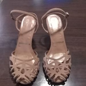 Brown Elle heel sandal size 8